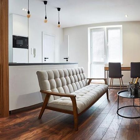 Beautiful Apartment Near The City Center โกชิเซ ภายนอก รูปภาพ